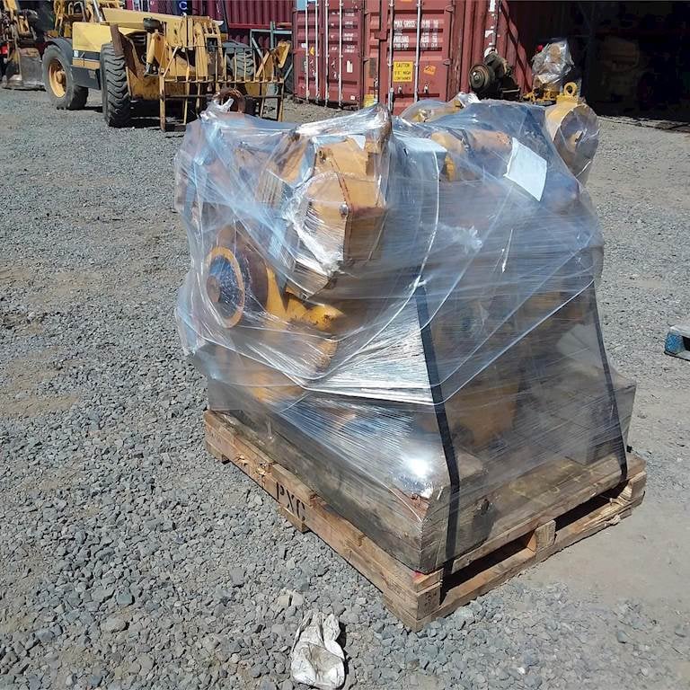 Komatsu 330M Transmission